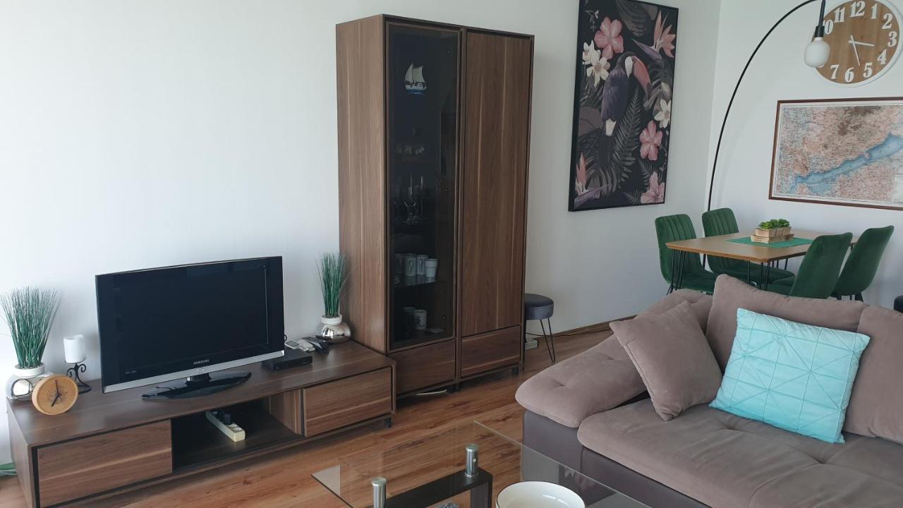 Golden Brown Apartment Siofok Ngoại thất bức ảnh